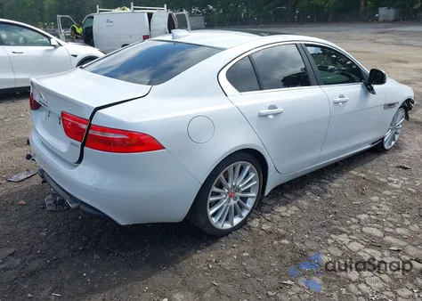 2018 Jaguar Xe 35T Portfolio Limited Edition from USA, damaged, VIN SAJAH4EVXJCP17404